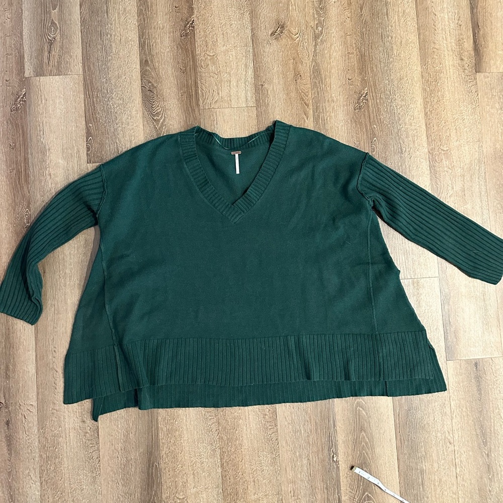Free People oversized V-Neck Sweater in Deep Green